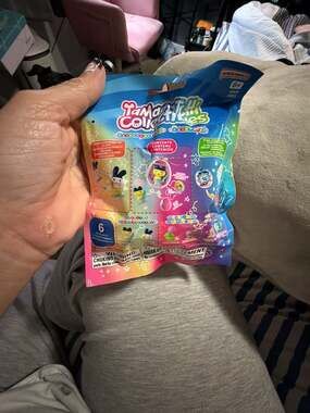 Tamagotchi Collectibles Selection Box Blind Pack Mini Figure & Case